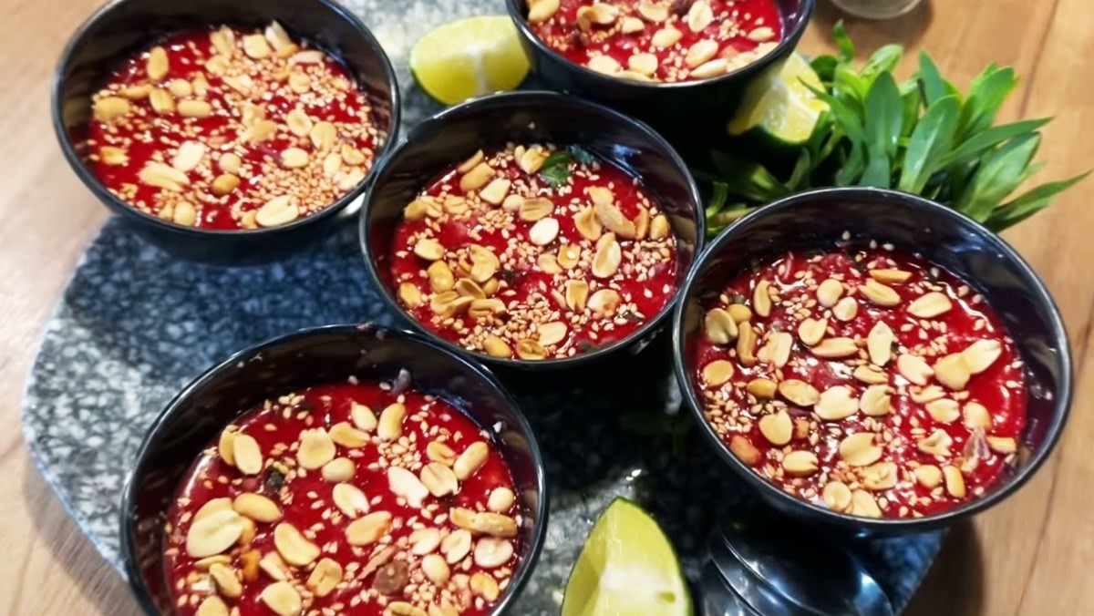 Tránh xa món tiết canh lợn, các món từ lợn chưa được nấu chín, lợn ốm, chết để không mắc căn bệnh nguy hiểm này