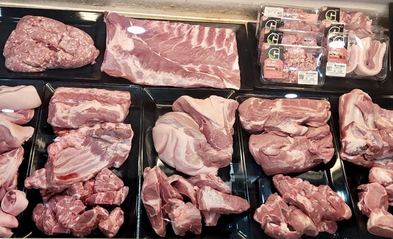 Giá heo hơi hôm nay (17/3) giảm liên tục do nhu cầu thịt heo giảm trong khi tổng đàn heo vẫn tăng.