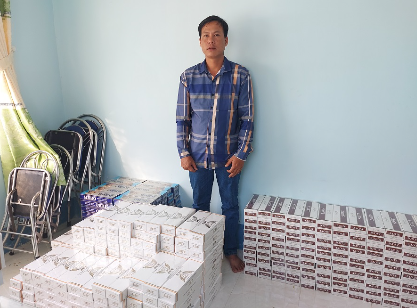 Đối tượng cùng tang vật bị thu giữ Đối tượng cùng tang vật bị thu giữ