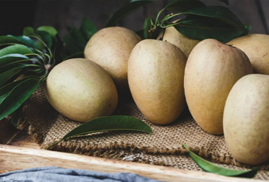 Khi mua hồng xiêm cứ nhớ mẹo này lướt qua biết ngay quả nào chín ngọt tự nhiên quả nào ngâm hóa chất