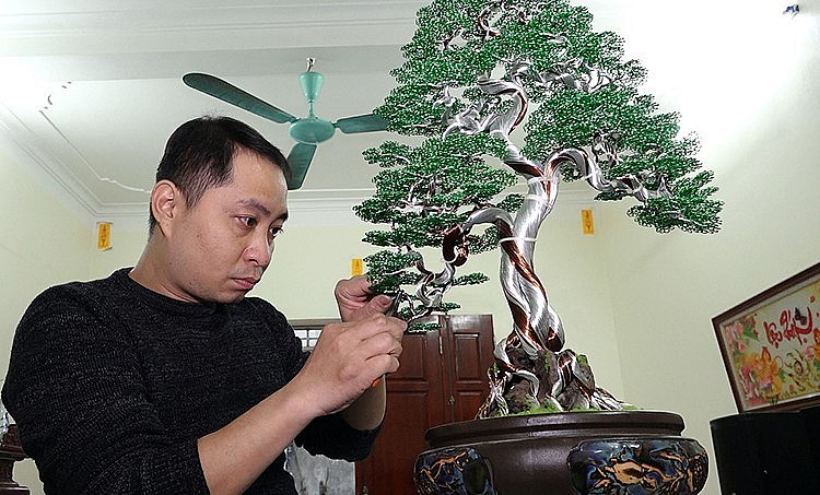 Cây kiểng bonsai bằng dây đồng được tạo hình theo 4 dáng cơ bản như: dáng trực, dáng xiên, dáng hoành, dáng huyền. Cây kiểng bonsai bằng dây đồng được tạo hình theo 4 dáng cơ bản như: dáng trực, dáng xiên, dáng hoành, dáng huyền.
