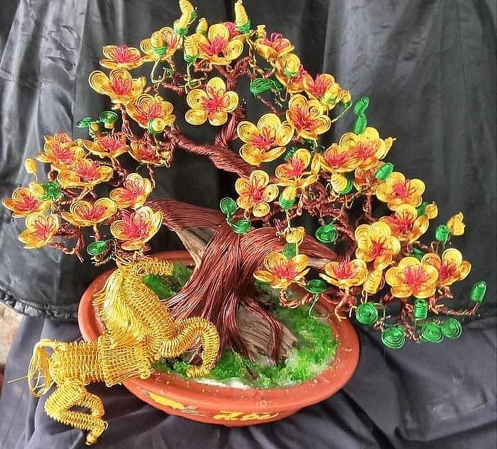 Tác phẩm cây hoa mai và con ngựa được mua với giá hơn 1 triệu đồng. Tác phẩm cây hoa mai và con ngựa được mua với giá hơn 1 triệu đồng.