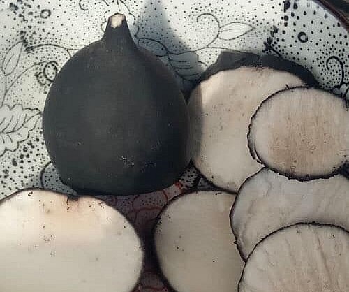 Sâm ô linh tươi có ruột màu trắng.