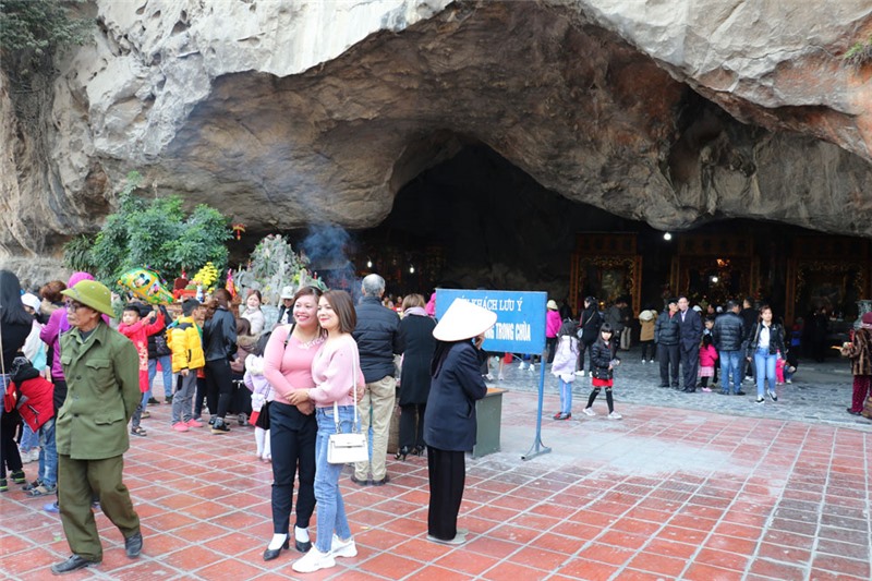 Khai hội Đền - Chùa Hang Son năm 2020