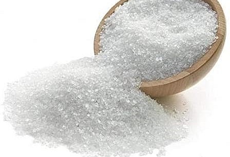 Muối epsom bao gồm magie, oxy và lưu huỳnh giúp ích cho sự phát triển của cây hoa hồng. 