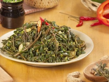 "Rau trường thọ" mọc dại, nấu món gì sẽ ngon?