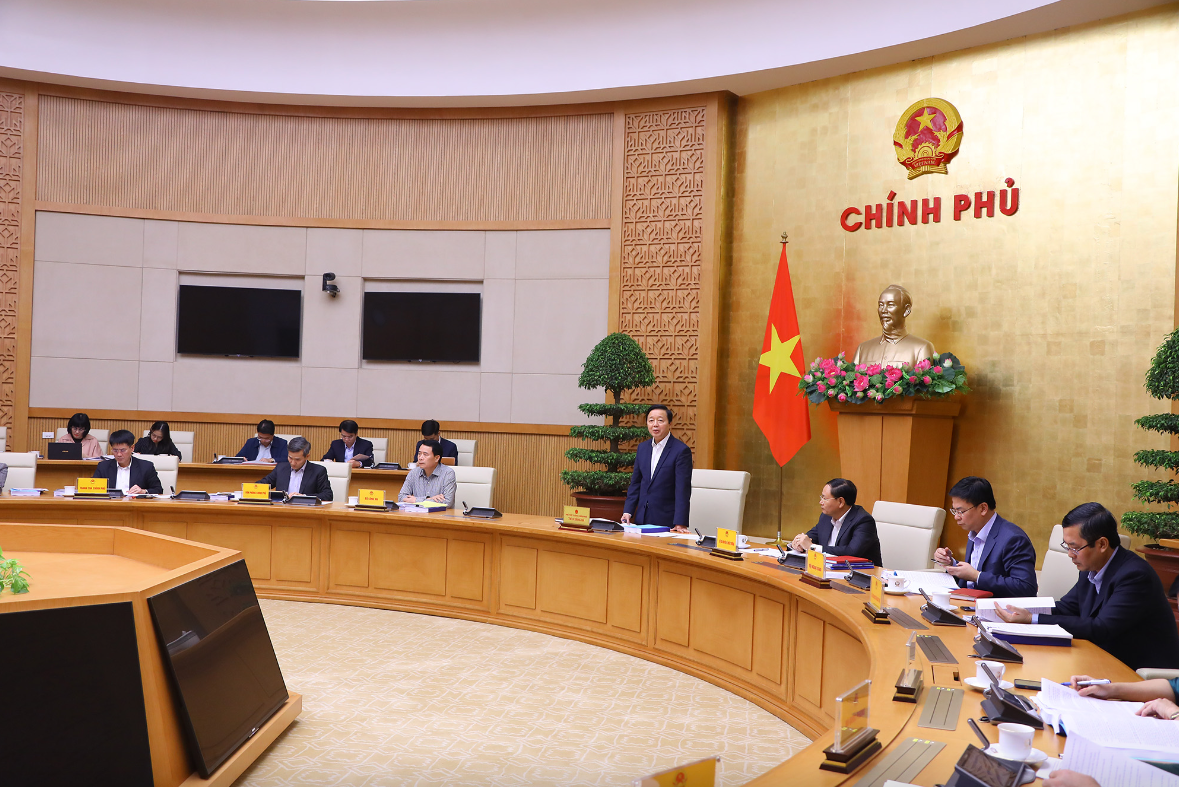 Phó Thủ tướng Trần Hồng Hà nhấn mạnh, dự thảo Luật Đất đai (sửa đổi) là sản phẩm trí tuệ của các tầng lớp nhân dân, Quốc hội, Chính phủ, các bộ ngành, địa phương, Mặt trận Tổ quốc Việt Nam, các đoàn thể chính trị - xã hội, cộng đồng doanh nghiệp… - Ảnh: VGP