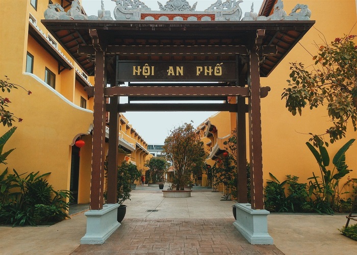 Phố cổ Hạ Long