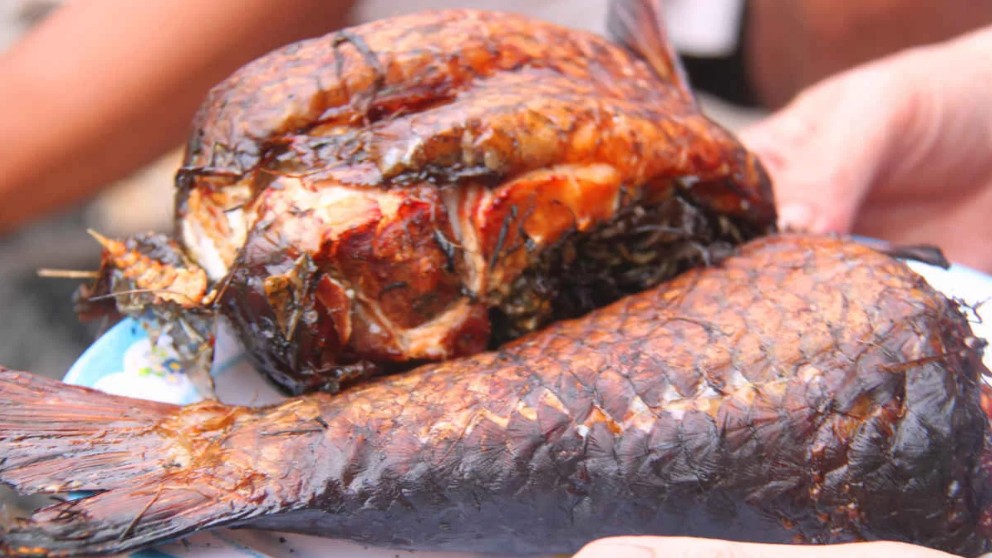 Về Nam Định được chiêu đãi đặc sản Cá nướng úp chậu