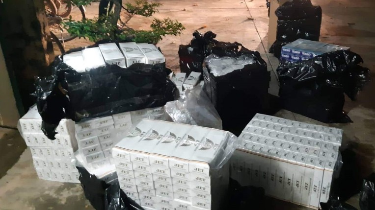 Tàng trữ, vận chuyển, mua bán hàng chục nghìn gói thuốc lá nhập lậu, 03 đối tượng bị tạm giữ hình sự