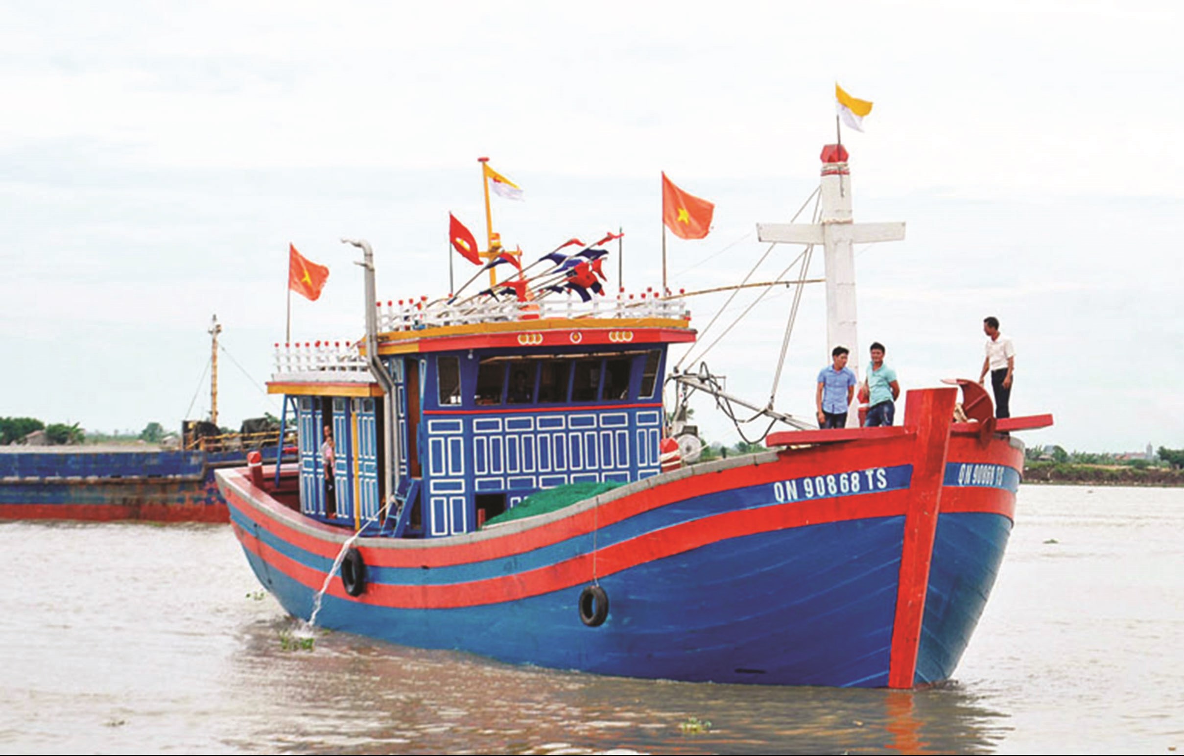 Quảng Ninh: Áp dụng công nghệ đèn LED trong khai thác thuỷ sản | Báo Dân tộc và Phát triển