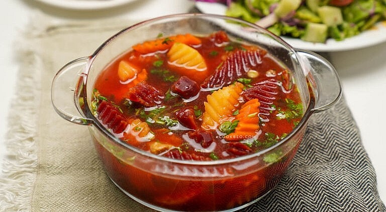 Củ dền đỏ được sử dụng phổ biến là nấu canh.