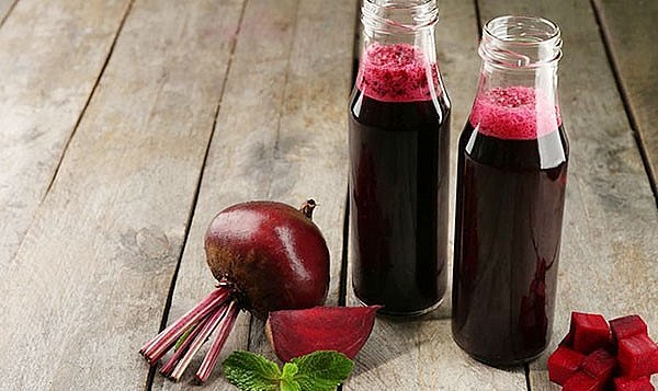 Nước ép củ dền đỏ cũng được nhiều người ưa chuộng.