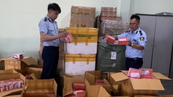 Phú Yên: Tạm giữ 8.600 hộp thuốc và hàng loạt hàng hóa không hóa đơn, chứng từ