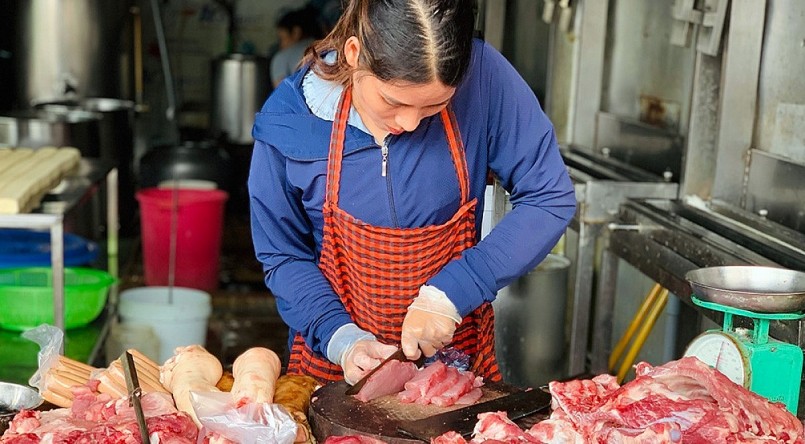 Giá heo hơi hôm nay (31/3) tiêu thụ chậm cần khẩn trương hành động để hỗ trợ người chăn nuôi.