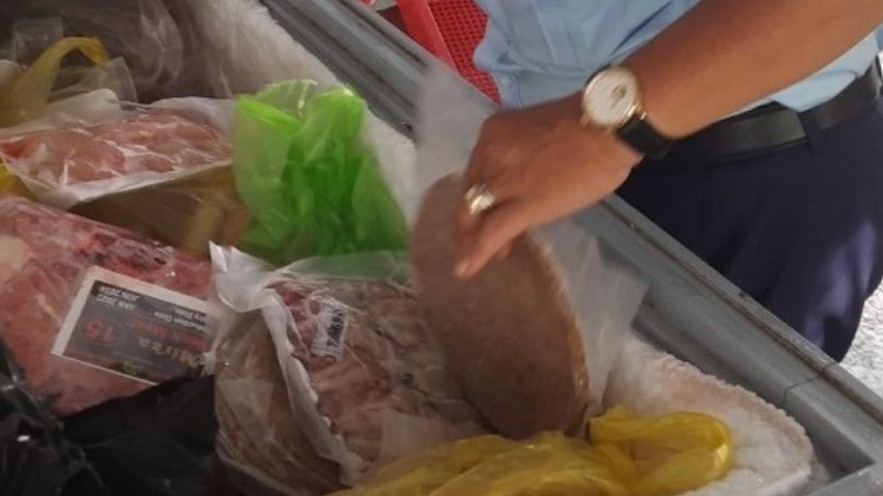Cần Thơ: Phát hiện, niêm phong gần 2 tạ thịt trâu, bò đông lạnh nhập lậu