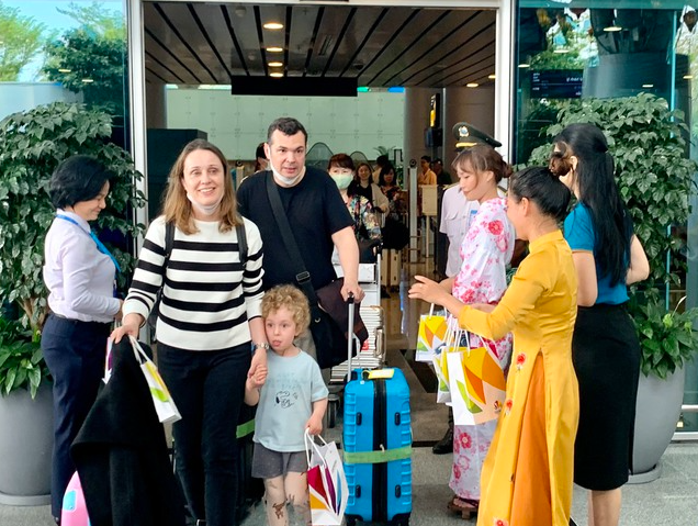 Quý I/2023, lượng khách quốc tế đến Việt Nam ước đạt gần 2,7 triệu lượt người.