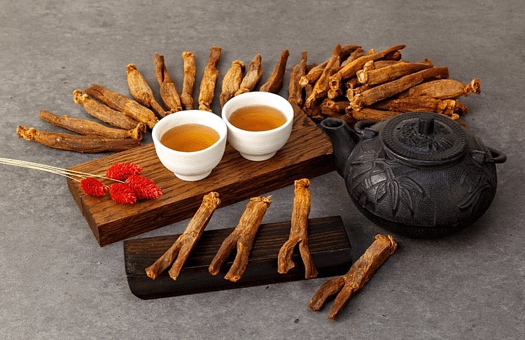 Nhiều người sử dụng nhân sâm khô để uống trà. Nhiều người sử dụng nhân sâm khô để uống trà.