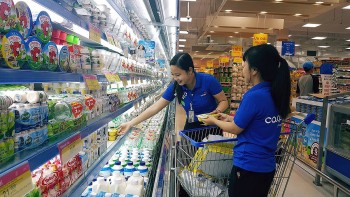 TP.HCM: Doanh nghiệp ngành tiêu dùng cam kết giữ giá để kích cầu