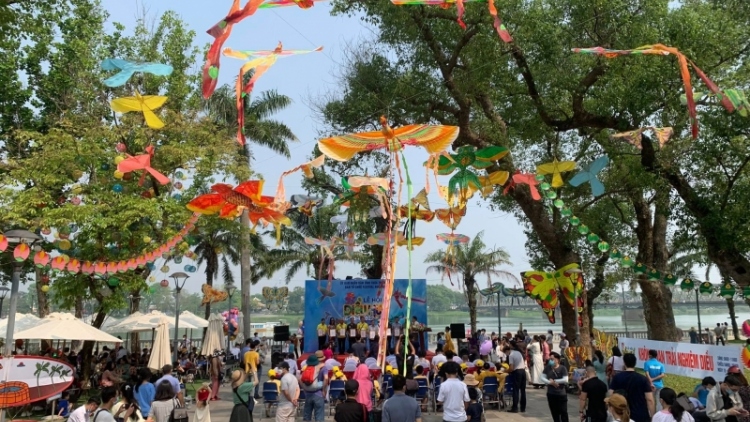 Rộn ràng trẩy hội Soóng cọ trên biên giới Bình Liêu