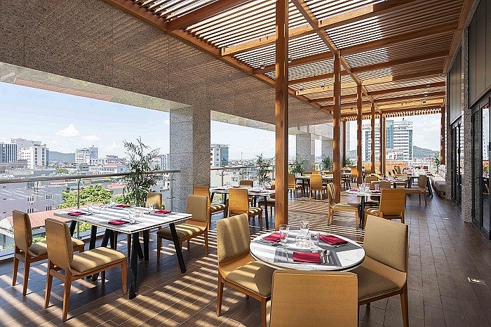 Trải nghiệm nghệ thuật ẩm thực đặc sắc tại hệ thống nhà hàng trong khuôn viên khách sạn Vinpearl Hotel 