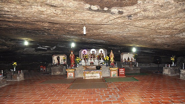 Nội điện chùa Hang Nội điện chùa Hang