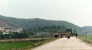 UBND tỉnh Bắc Giang yêu cầu làm rõ việc doanh nghiệp vận chuyển khoáng sản ra ngoài tỉnh