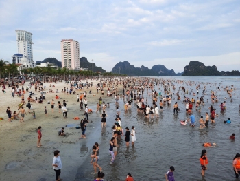 Quảng Ninh: Gấp rút chuẩn bị đón khách du lịch dịp nghỉ lễ 30/4 - 1/5