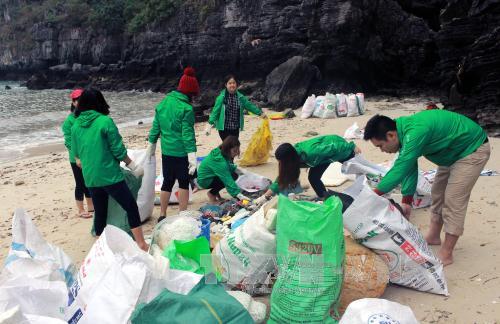 Quảng Ninh nỗ lực bảo vệ môi trường Vịnh Hạ Long - Đài Phát thanh và Truyền  hình Long An