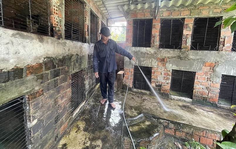 Khu vực chuồng nuôi chồn hương của ông Hồ Duy Quang. Khu vực chuồng nuôi chồn hương của ông Hồ Duy Quang.