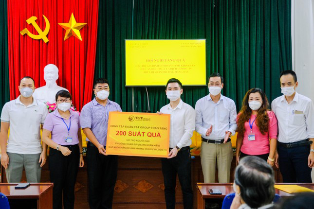 Phó Chủ tịch HĐQT Đỗ Vinh Quang: Doanh nhân trẻ với tinh thần trách nhiệm xã hội Phó Chủ tịch HĐQT Đỗ Vinh Quang: Doanh nhân trẻ với tinh thần trách nhiệm xã hội