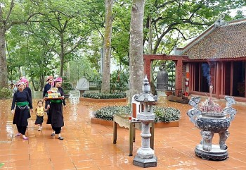 Lào Cai: Khám phá đền Ken trên đỉnh đồi Pù Đình