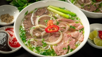 Phở bò rất giàu dinh dưỡng nhưng thiếu một chất quan trọng, chuyên gia khuyên không nên ăn thường xuyên