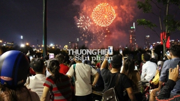 TP.HCM: Xem bắn pháo hoa dịp Lễ 30/4-1/5 ở đâu?