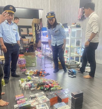 Khánh Hòa: Xử phạt 244 triệu đồng hai cơ sở kinh doanh thuốc lá điện tử trái phép