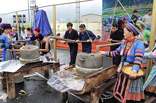 lễ hội làm mèn mén của người H’mông 