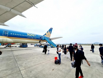 Giá vé máy bay nội địa dịp 30/4 bất ngờ giảm mạnh