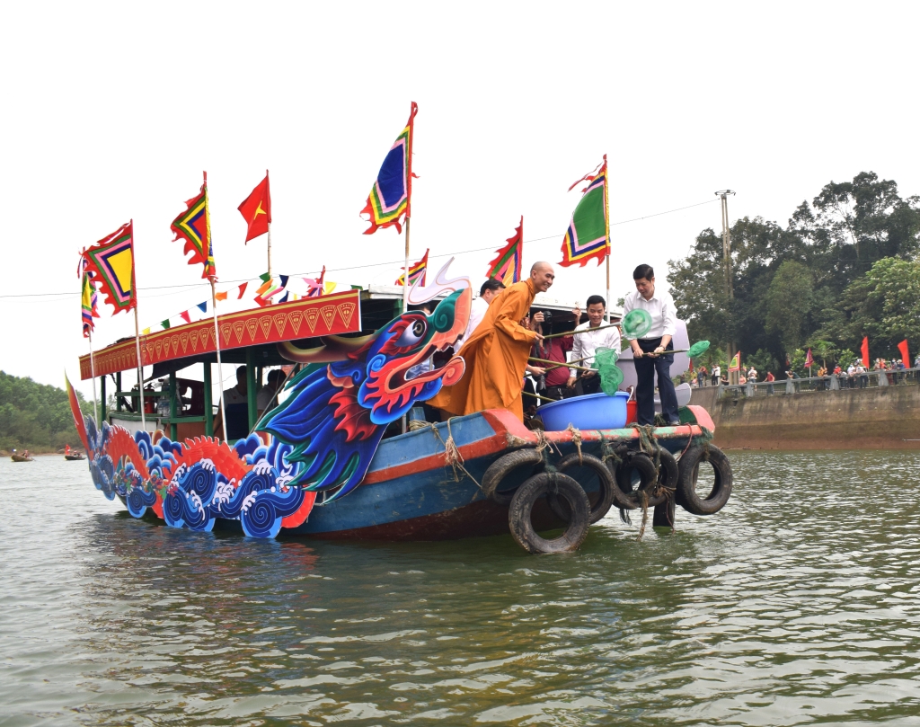 Độc đáo Lễ hội Miếu Ông - Miếu Bà | Báo Dân tộc và Phát triển