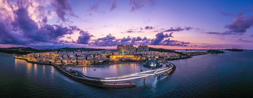 Khung cảnh tráng lệ về đêm tại Sunset Town