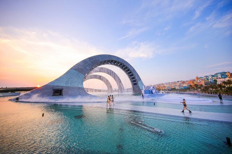Những sự kiện đình đám như Fashion Voyage 5 thu hút dòng khách cao cấp đến với Sunset Town