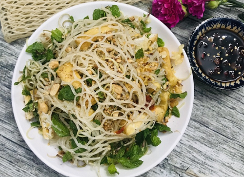 Món ăn thời bao cấp dành cho người nghèo, giờ trở thành đặc sản, ăn một lần nhớ cả đời