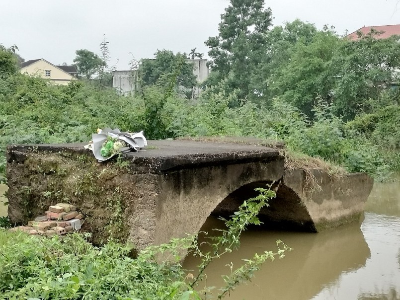 Cầu Nhe   Nơi an nghỉ của 53 liệt sĩ những người con “Thành phố Hoa phượng đỏ”