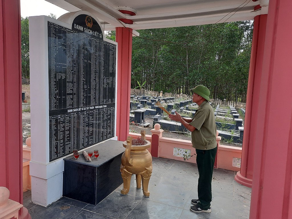 Thương binh Nguyễn Đăng Khoa tâm huyết với công tác tìm kiếm, quy tập mộ liệt sỹ