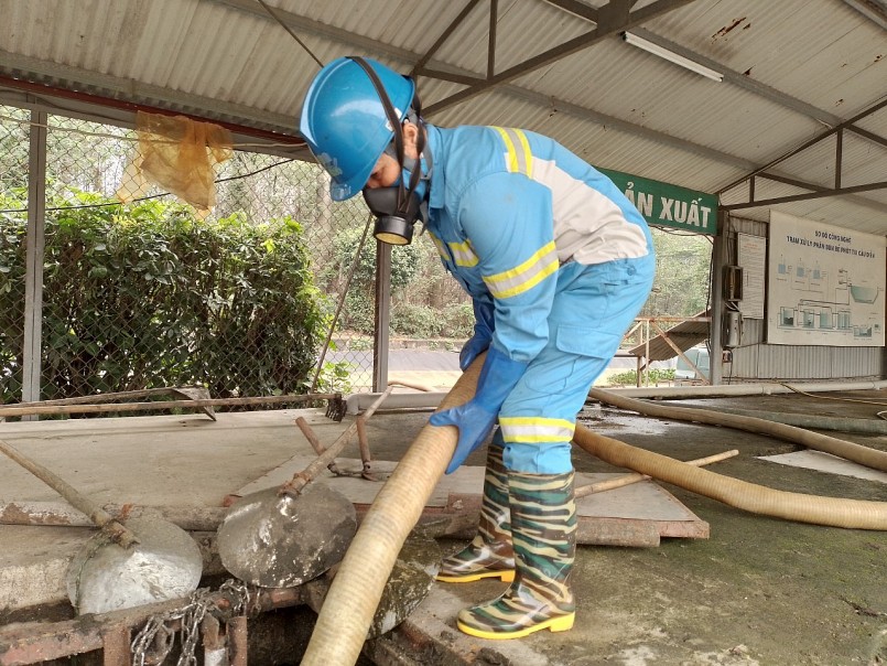 chị Nguyễn Thị Hương- Tổ trưởng Tổ sản xuất 1- Chi nhánh Cầu Diễn