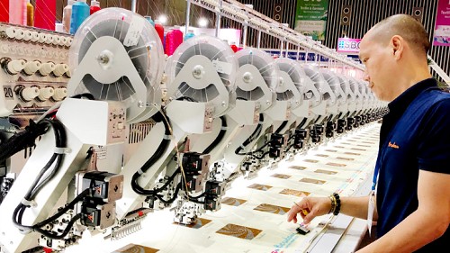 Nhập khẩu nguyên phụ liệu dệt may, da giày quý I/2023 giảm