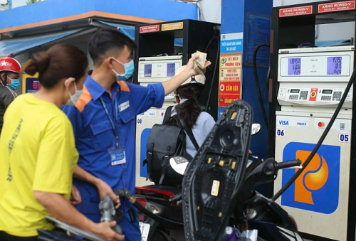 Lùi lịch điều chỉnh giá xăng dầu sang ngày 4/5