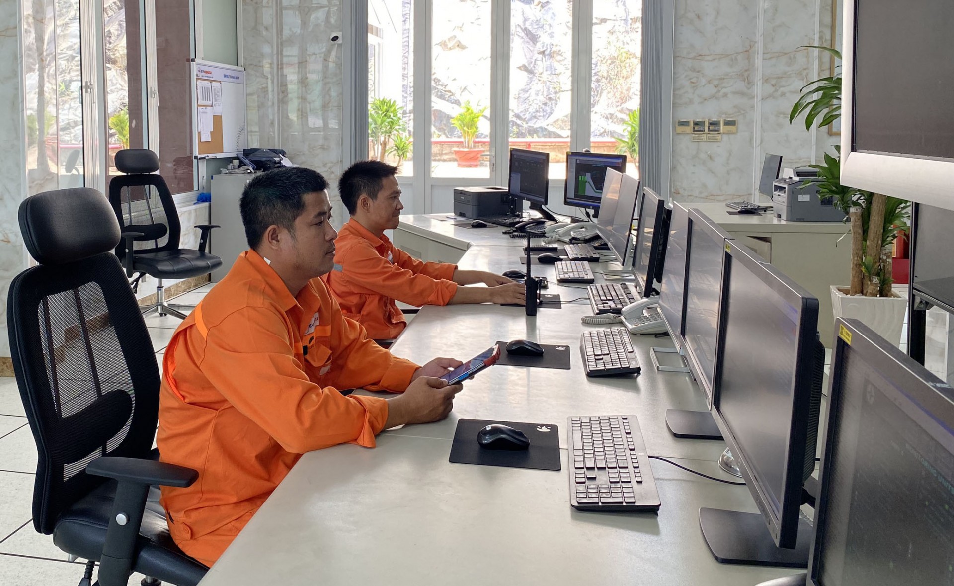 Công ty Thuỷ điện Buôn Kuốp: Đảm bảo an toàn, cung ứng điện ổn định phục vụ lễ Giỗ tổ Hùng Vương, Giải phóng miền Nam và Quốc tế lao động