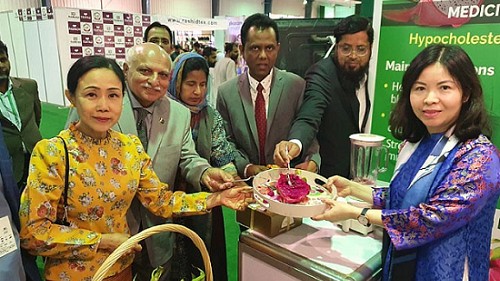 Quảng bá trái thanh long Việt Nam tại Hội chợ quốc tế “My Karachi” 2023