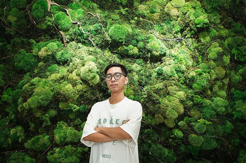 Thất nghiệp vì Covid đi nghịch rêu tạo ra dòng tranh độc đáo giá trị cả gia tài