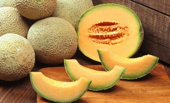 Kinh ngạc với cặp dưa lưới giá 45.000 USD giá đắt ngang ô tô, điều gì làm nên đẳng cấp?